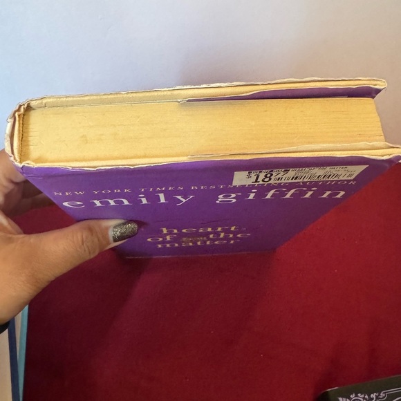 Emily Griffin’s Heart of the Matter HC Novel With Dust Jacket with Minimal Wear - Picture 3 of 9